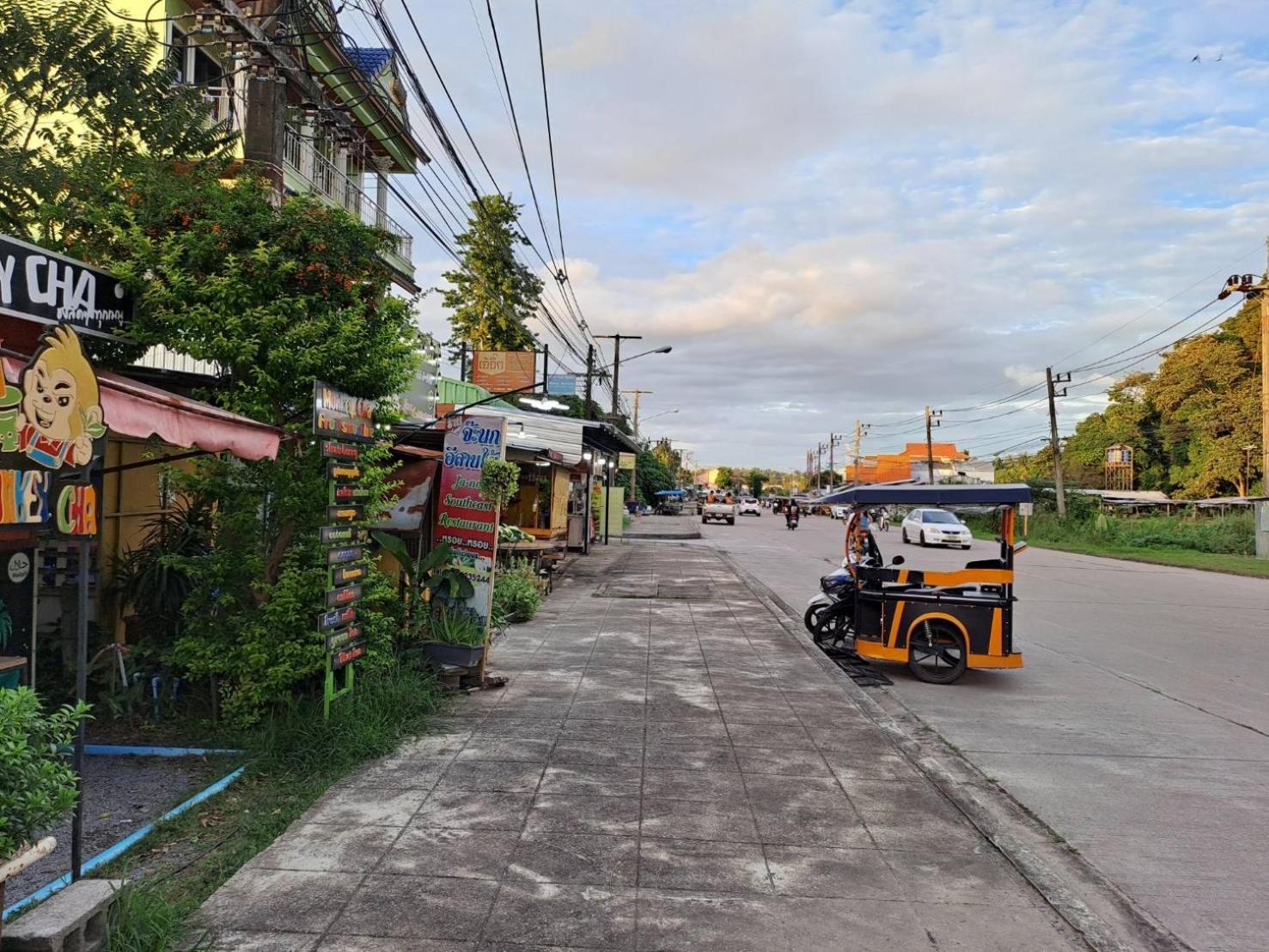 Wake Up @Lanta Hotel : Cafe Koh Lanta Exterior foto