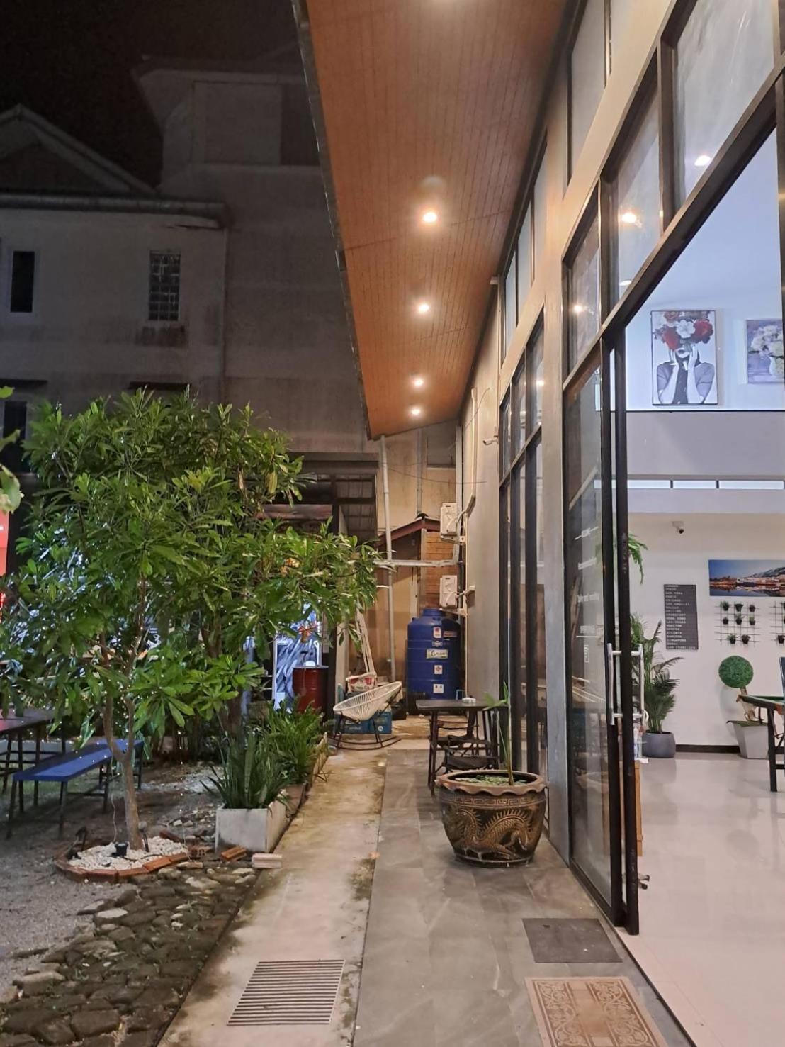 Wake Up @Lanta Hotel : Cafe Koh Lanta Exterior foto